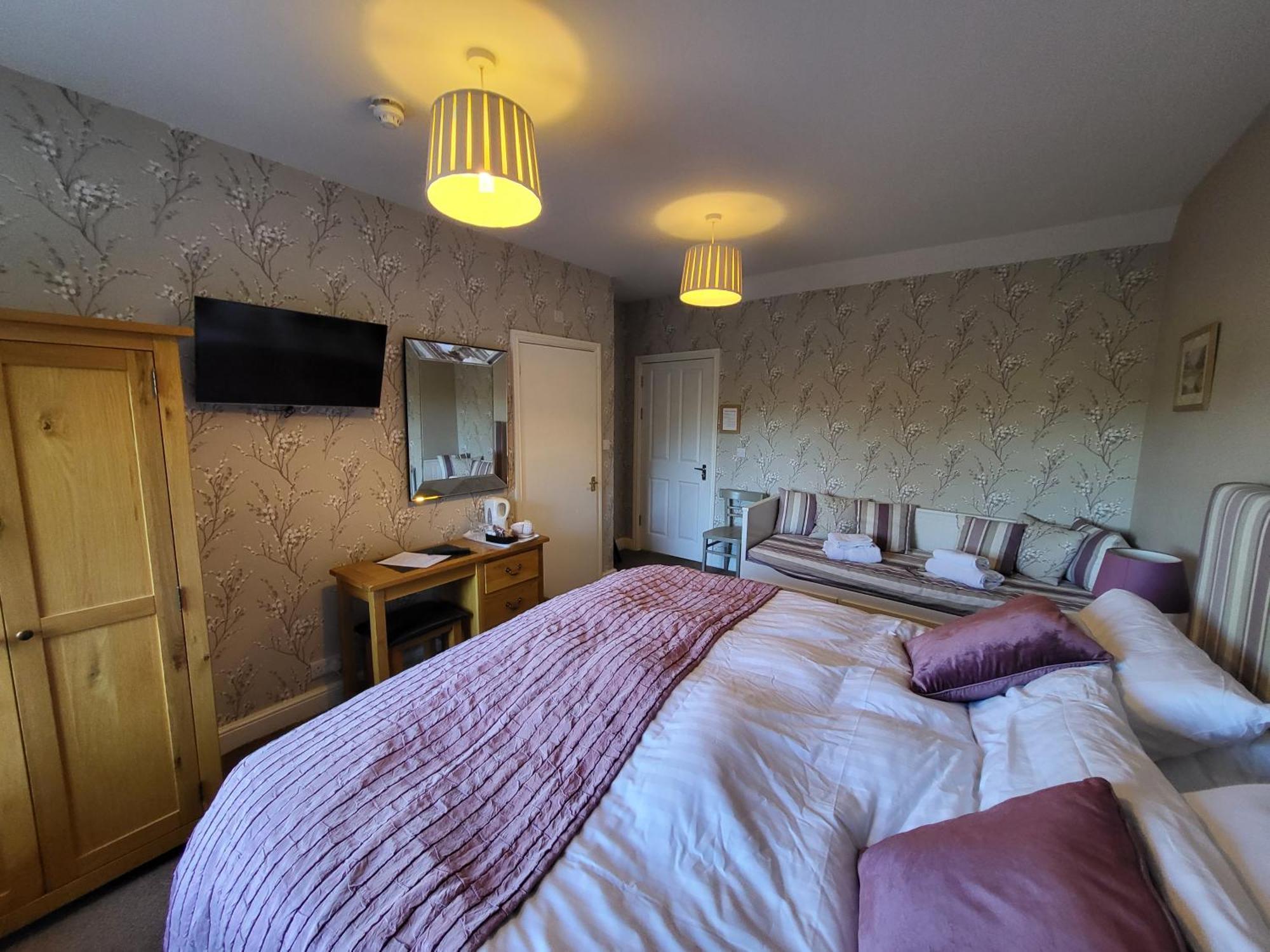 The Manifold Inn Hotel Хартингтън Екстериор снимка