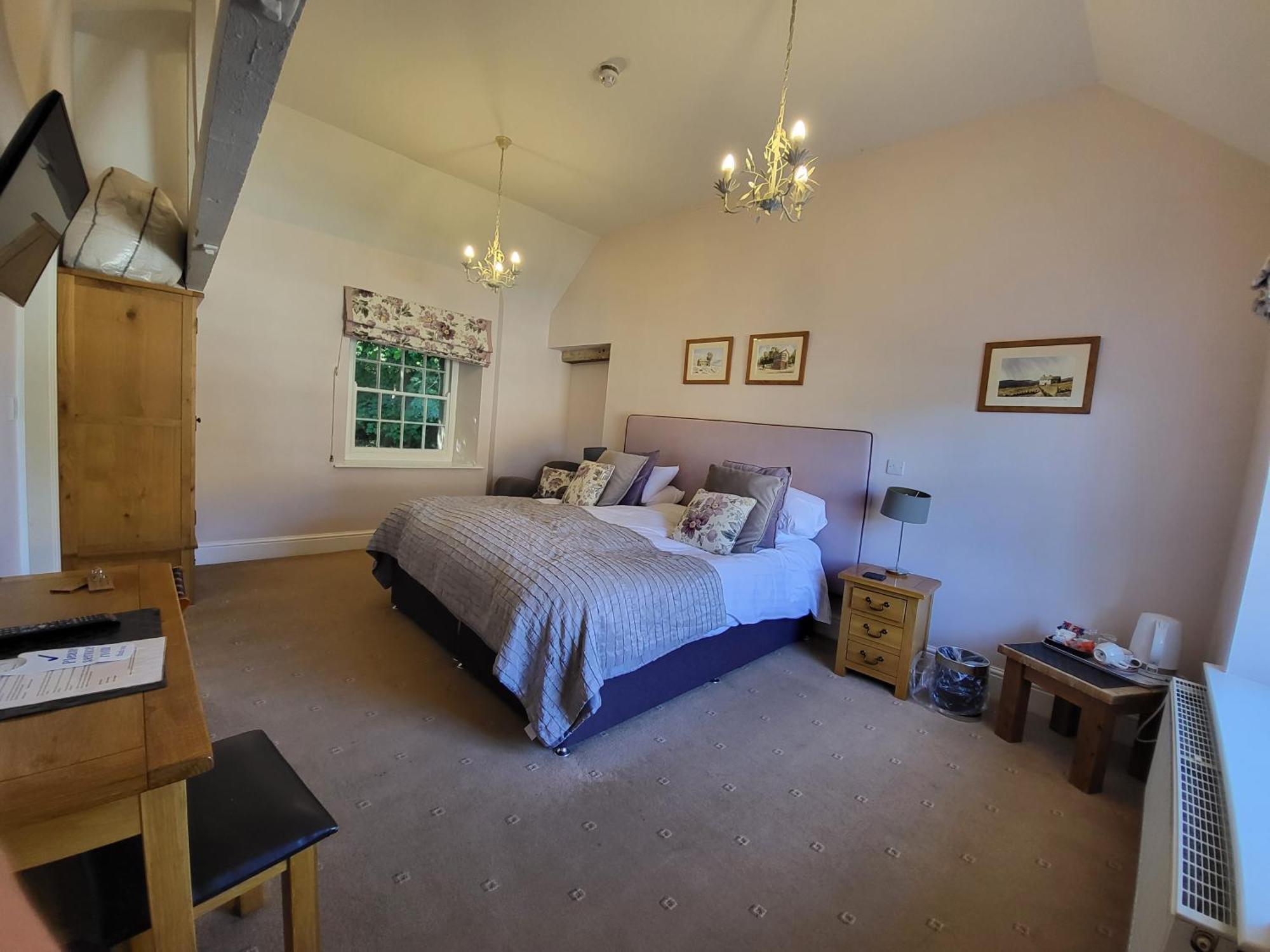 The Manifold Inn Hotel Хартингтън Екстериор снимка